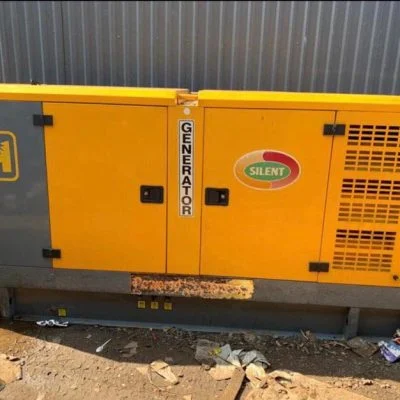 Máy phát điện Cummnins 100kva 3 pha nhập khẩu